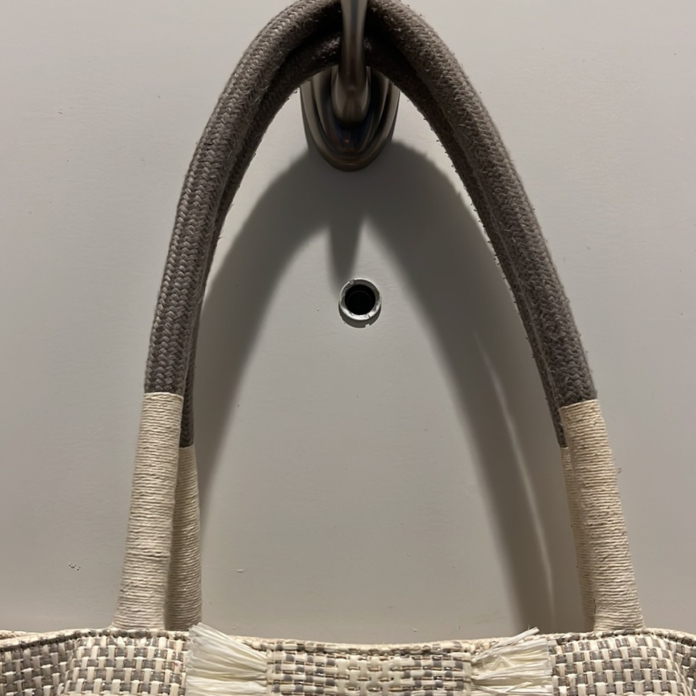 Stella & Dot Beach Tote - Picture 2 of 9